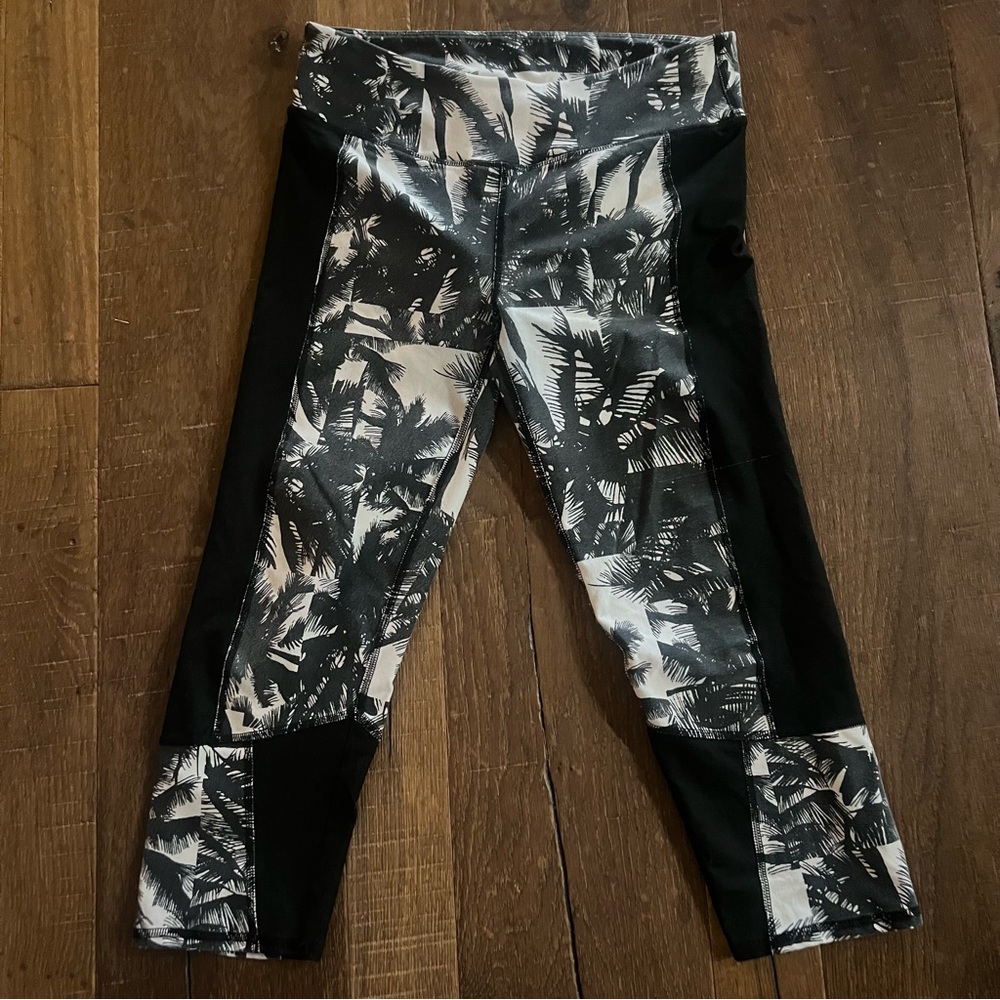 Fabletics women’s Black and White Palm Print Leggings